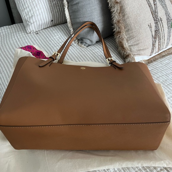 Tory Burch Emerson Bucket Tote - Picture 6 of 11